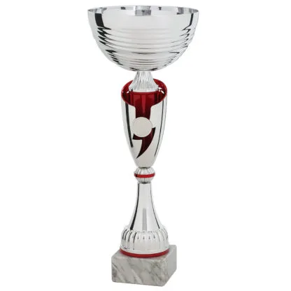 Rdeč pokal gasilec